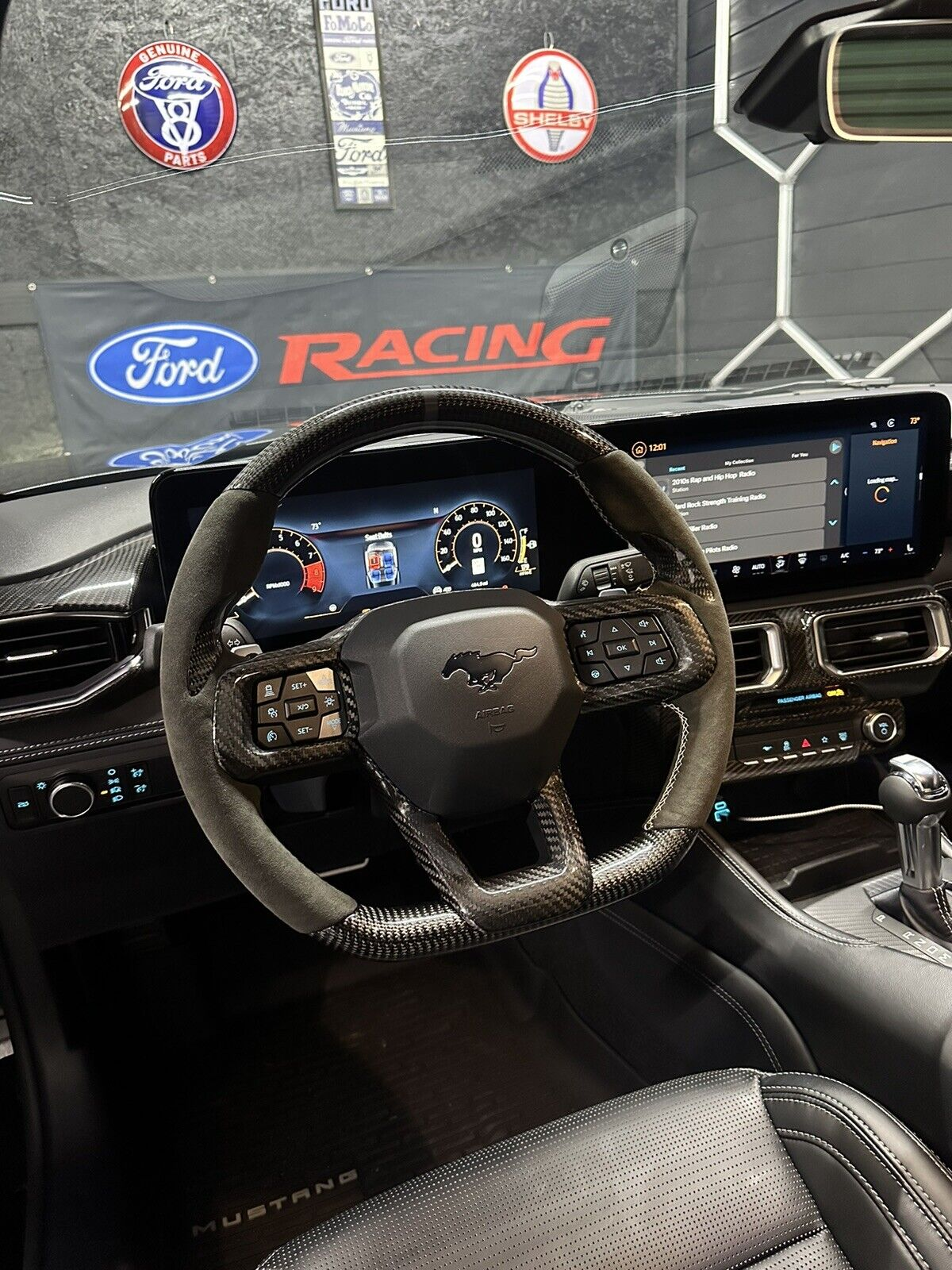 D-CARBON 2024 MUSTANG GLOSSY CARBON FIBER STEERING WHEEL